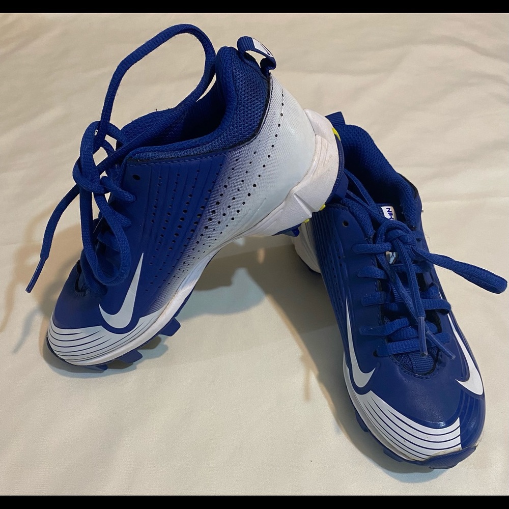 Nike boys cleats.